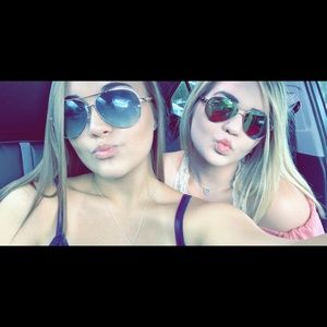 Meet your Posher, Ashley